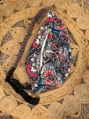 Kavu Multicolor Red Teal Navy Patterned Sling Crossbody